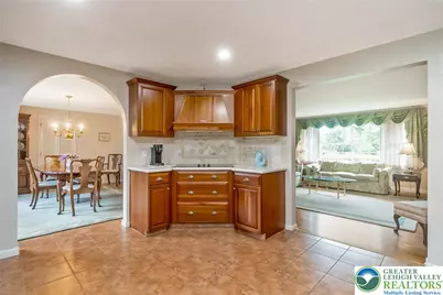 525 Wedgewood Road, Hanover Twp, PA 18017 - Photo 12