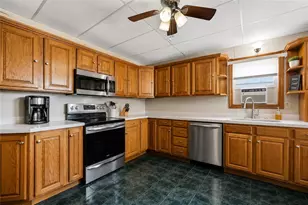 54 E White St, Summit Hill, PA 18250 - Photo 8