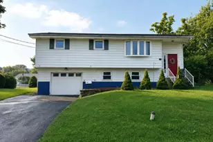 318 Penn St, Topton Boro, PA 19562 - Photo 1