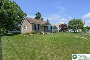 1516 N 27th St, South Whitehall Township, PA 18104 - Photo 4