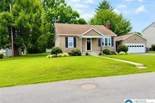 1516 N 27th St, South Whitehall Township, PA 18104 - Photo 2