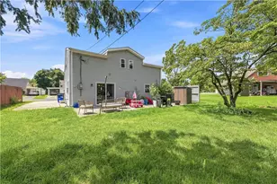 1322 W Rosemont Dr, Bethlehem City, PA 18018 - Photo 2