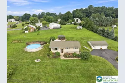 4106 Sycamore Drive, Lehigh Township, PA 18067 - Photo 2