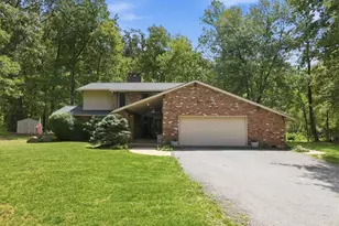 610 Wood St, Emmaus Boro, PA 18049 - Photo 2