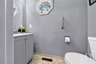 341 W 2nd St, Alburtis Boro, PA 18011 - Photo 32