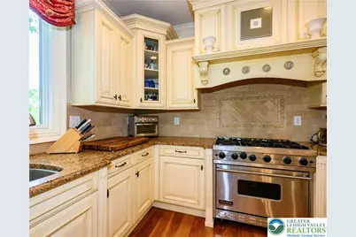 2690 Imperial Crest Lane, Lower Saucon Township, PA 18055 - Photo 12