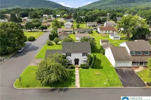 302 Delaware Ave, Wind Gap Boro, PA 18091 - Photo 2