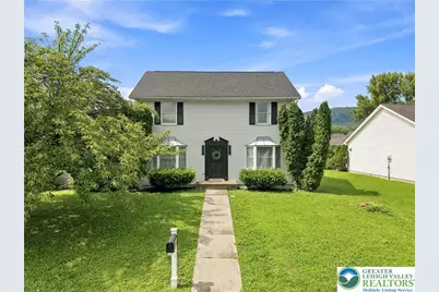 302 Delaware Avenue, Wind Gap Boro, PA 18091 - Photo 1