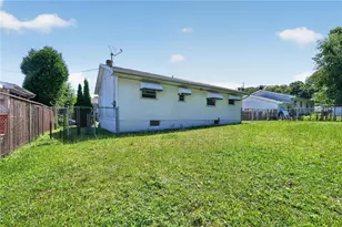 958 Seybert St, Hazle Township, PA 18201 - Photo 4
