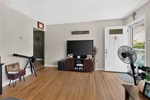 958 Seybert St, Hazle Township, PA 18201 - Photo 6