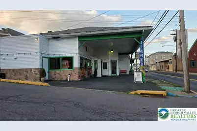11 Pennsylvania Avenue, Pen Argyl, PA 18072 - Photo 1