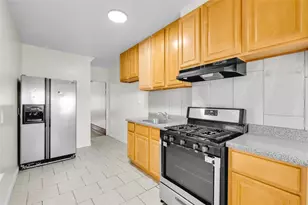 439 E Hamilton St, Allentown City, PA 18109 - Photo 2