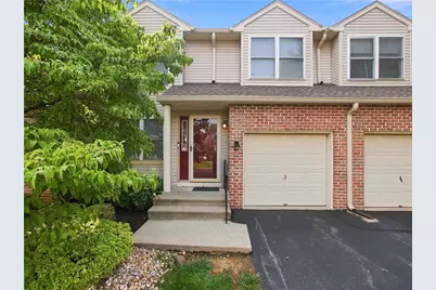 324 Surrey Place #324, Macungie Boro, PA 18062 - Photo 2