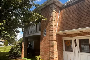 2641 Rolling Green, Lower Macungie Township, PA 18062 - Photo 2