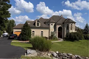 2707 Apple Valley Cir, South Whitehall Township, PA 18069 - Photo 4