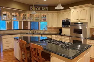 2707 Apple Valley Cir, South Whitehall Township, PA 18069 - Photo 16