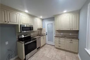 2740 Elm Ct, Allentown City, PA 18104 - Photo 10