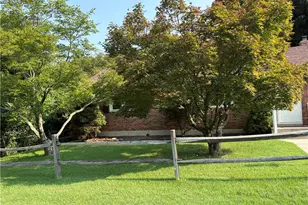 1383 Scottie Ln, Lower Saucon Township, PA 18015 - Photo 2