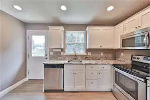 312 Central Park Ave, Bethlehem City, PA 18018 - Photo 6