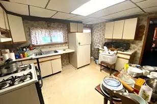315 Phillips St, Hellertown Boro, PA 18055 - Photo 2
