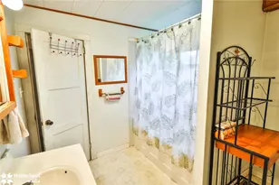 726 Garibaldi Ave, Roseto Boro, PA 18013 - Photo 24