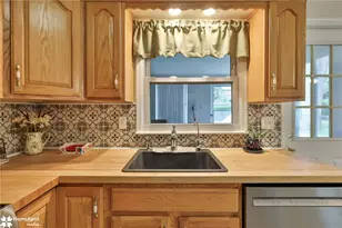 627 N 26th St, Allentown City, PA 18104 - Photo 14