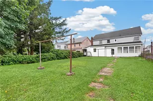 17 S Logan St, McAdoo, PA 18237 - Photo 2