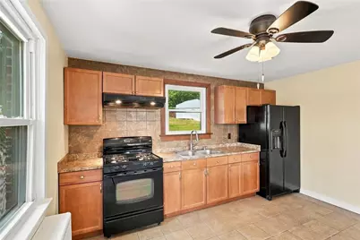 1135 E Susquehanna Street, Salisbury Township, PA 18103 - Photo 10