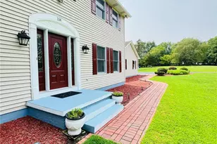 118 Crabapple Ln, Stroud Twp, PA 18301 - Photo 2