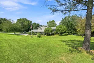 2815 Semmel Rd, North Whitehall Township, PA 18080 - Photo 4