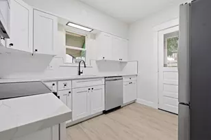 2455 S 4th St, Allentown City, PA 18103 - Photo 6