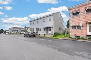 17 S Logan St, McAdoo, PA 18237 - Photo 1