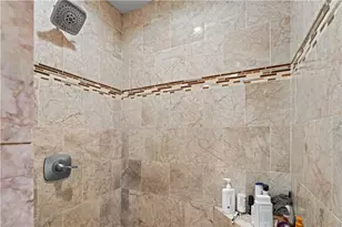 1350 Spring Dr, Lehigh Township, PA 18088 - Photo 16