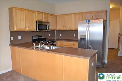 204 S Kathryn Street, Palmer Twp, PA 18045 - Photo 10