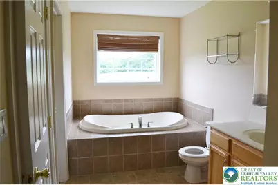 204 S Kathryn Street, Palmer Twp, PA 18045 - Photo 18