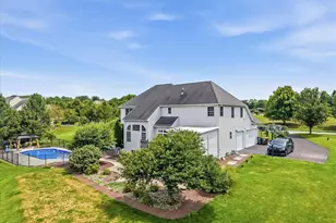 4082 Meckes Dr, Lehigh Township, PA 18088 - Photo 6