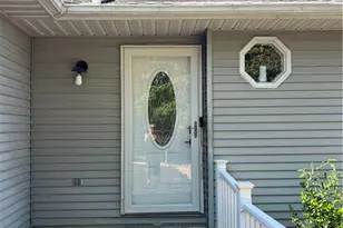 896 Briarstone Rd, Bethlehem City, PA 18017 - Photo 2