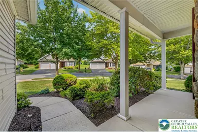 51 Glenmoor Circle N, Palmer Twp, PA 18045 - Photo 12