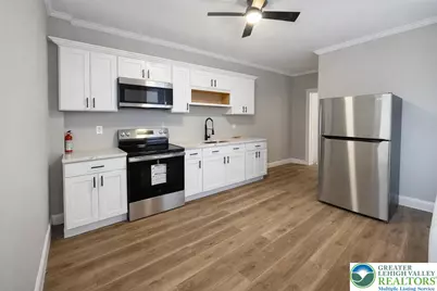 517 W Norwegian Street, Pottsville, PA 17901 - Photo 2