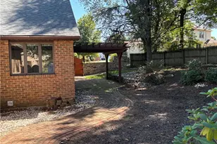 928 Barnsdale Rd, Bethlehem City, PA 18017 - Photo 4