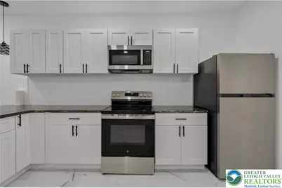 916 Center Street, Bethlehem City, PA 18018 - Photo 12