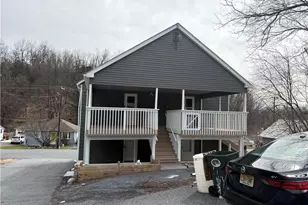 2269 Pennsylvania Ave, Bangor Boro, PA 18013 - Photo 2
