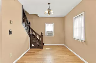4423 W Mountain View Dr, Lehigh Township, PA 18088 - Photo 10