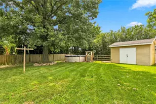 4423 W Mountain View Dr, Lehigh Township, PA 18088 - Photo 36
