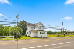 4423 W Mountain View Dr, Lehigh Township, PA 18088 - Photo 2