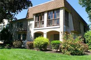 2946 Aronimink Pl, Macungie Boro, PA 18062 - Photo 2
