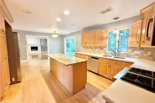 6133 Muhlenberg Ct, Bethlehem City, PA 18017 - Photo 8