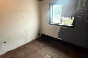 302 W Spruce St, Tamaqua Boro, PA 18252 - Photo 2