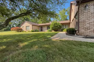 5770 Sun Valley, Upper Milford Township, PA 18092 - Photo 8