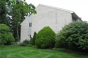 301 Carver Dr, Bethlehem City, PA 18017 - Photo 2